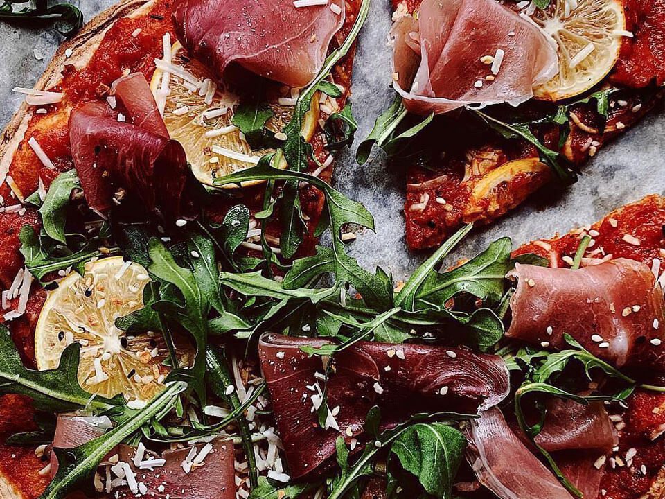 Cauliflower Pizza Crust | Prosciutto & Arugula Pizza Recipe