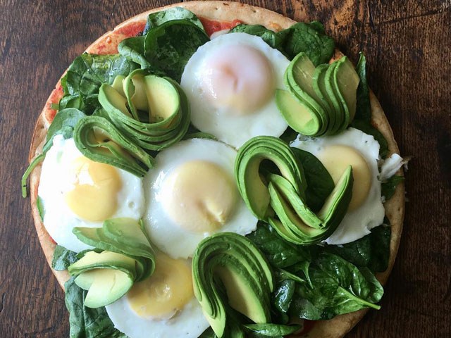 Cauliflower Pizza Recipe | Avocado & Egg Pizza | CAULIPOWER