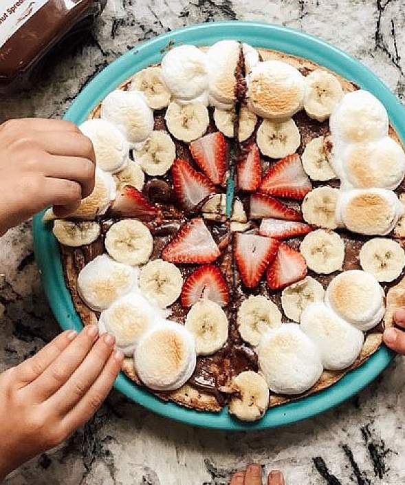 Summer Dessert Pizza