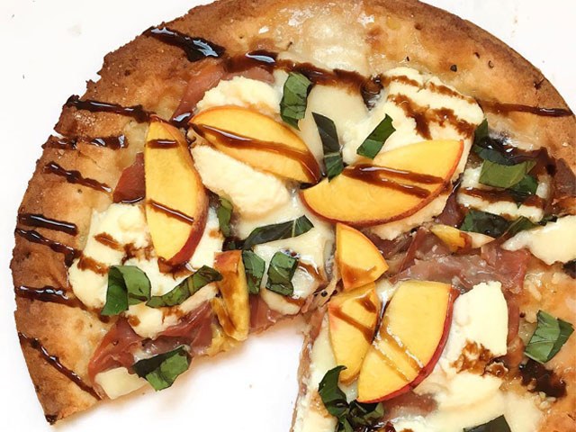 Peachy Keen Pizza | Cauliflower Pizza Recipe | CAULIPOWER