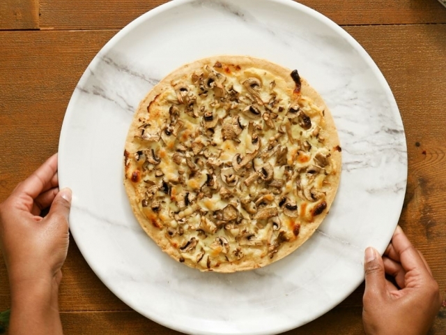 Cauliflower Mushroom Pizza Recipe | CAULIPOWER